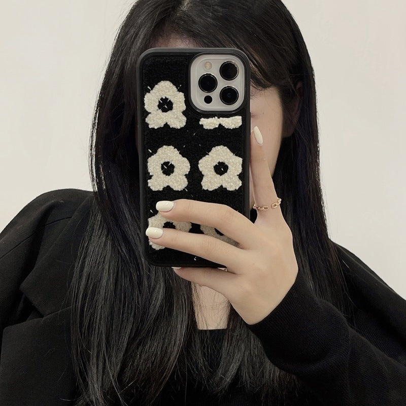 iPhone Case: 3D Daisy Design Black Floral Case