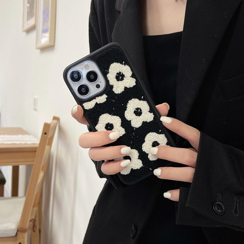 iPhone Case: 3D Daisy Design Black Floral Case