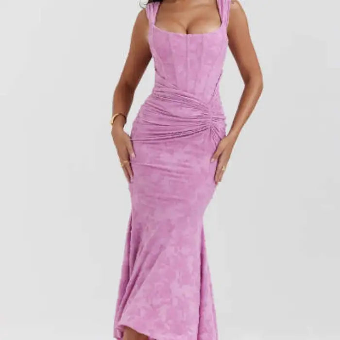 Evening dress in lilac featuring structured bodice, square neckline, side gathering and elegant mermaid silhouette for formal events