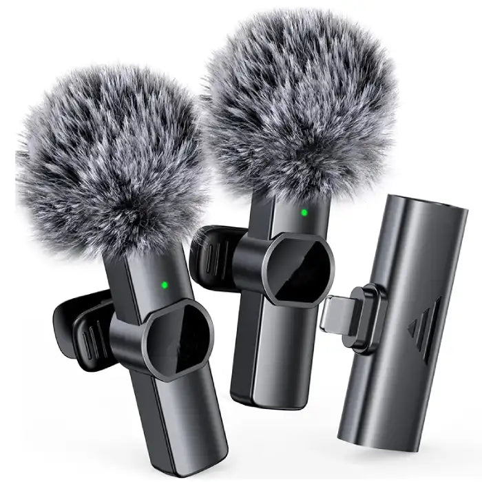 Microphone Portable wireless dual mic set with noise reduction and lightning connector for smartphones.